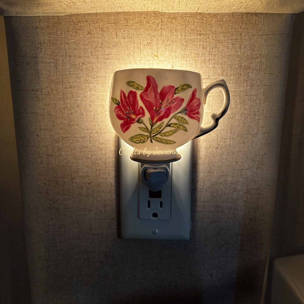 Handcrafted Reddish-Pink Magenta Tea‎ Cup Night Light